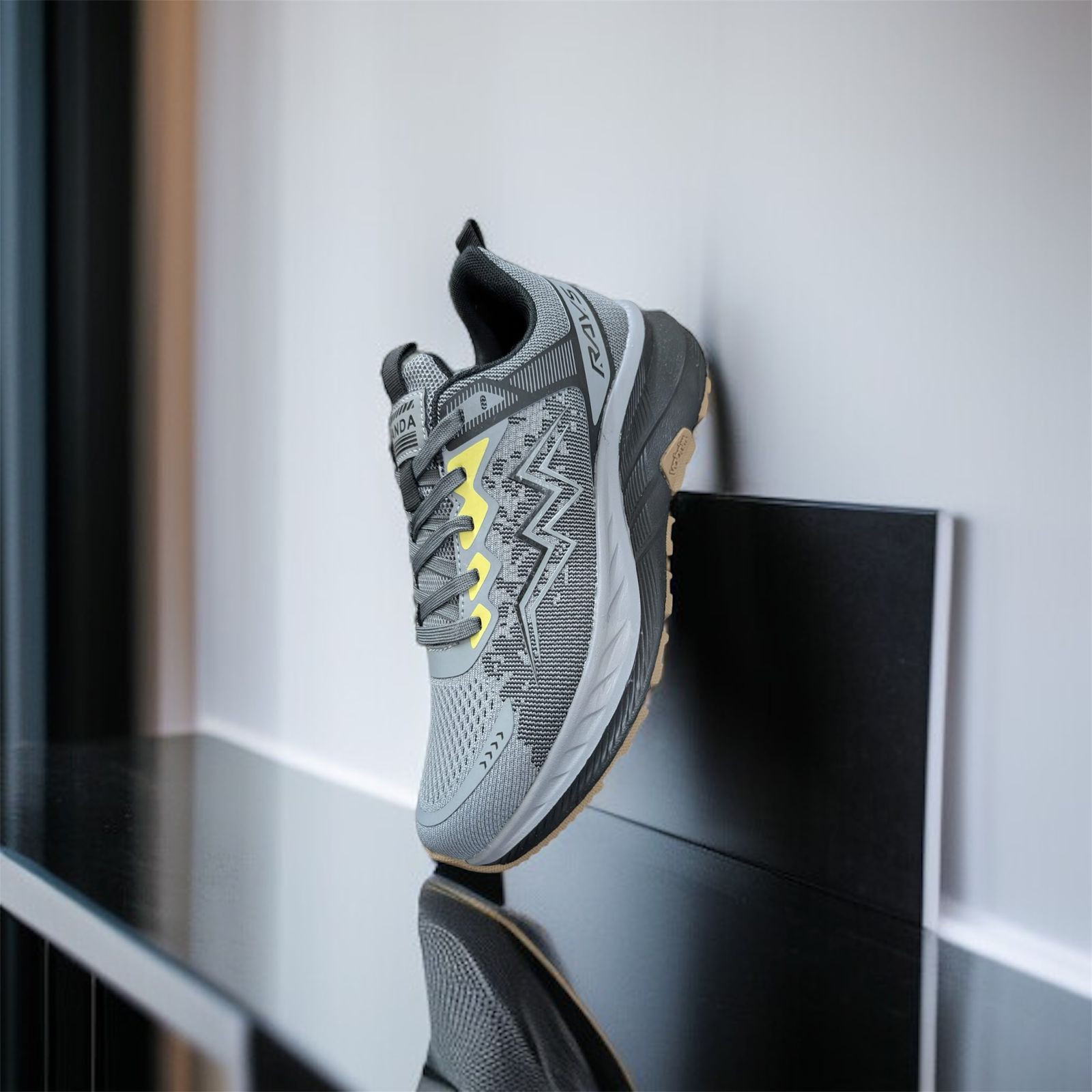 Premium China Sports Sneakers